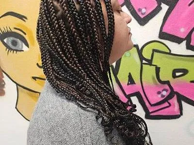 Boxbraids-laten-doen-bij-Frizzys-hairsalon-in-Enschede Boxbraids-laten-doen-bij-Frizzys-hairsalon-in-Enschede